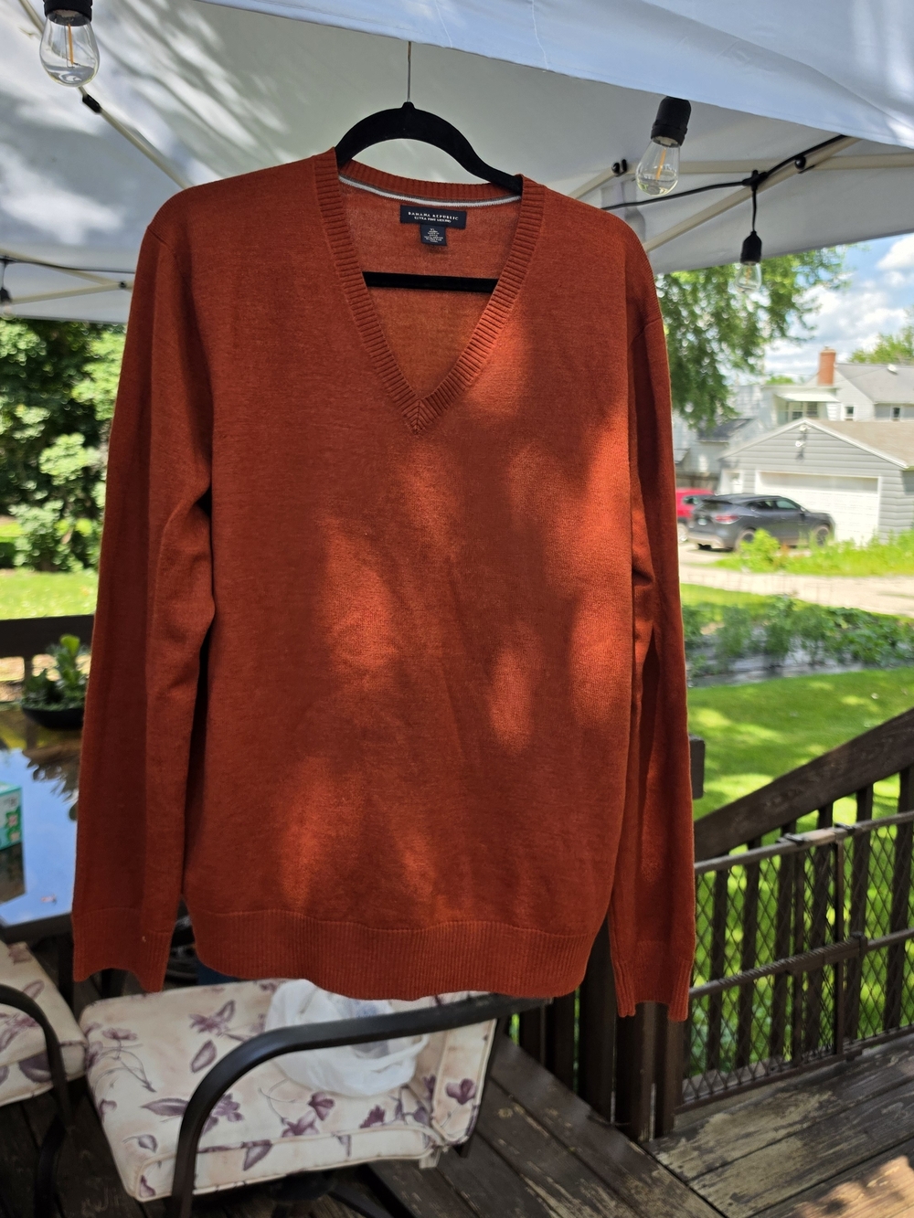 Banana Republic Men's V-Neck Sweater - Burnt Orange